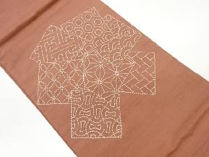 手織り紬刺子色紙に古典柄模様開き名古屋帯（額縁仕立て）